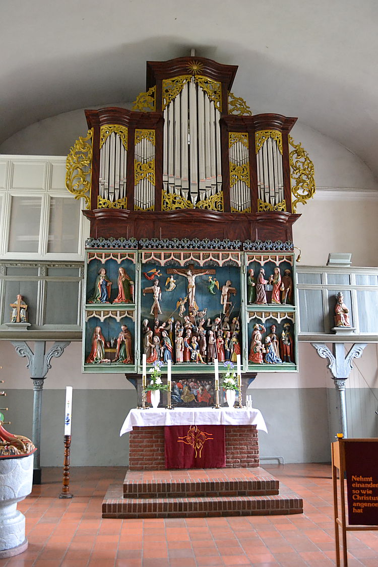 Ostenfeld (Rendsburg), Dorfkirche, de Orgelsite